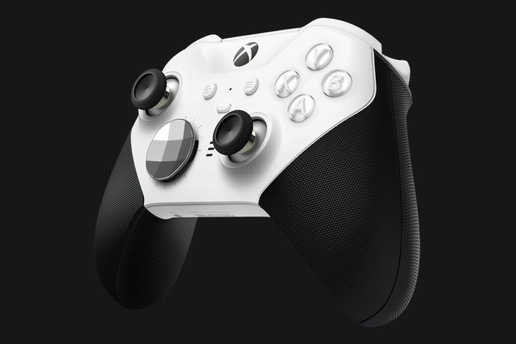 Xbox Elite Series 2 Core - demi profil.
