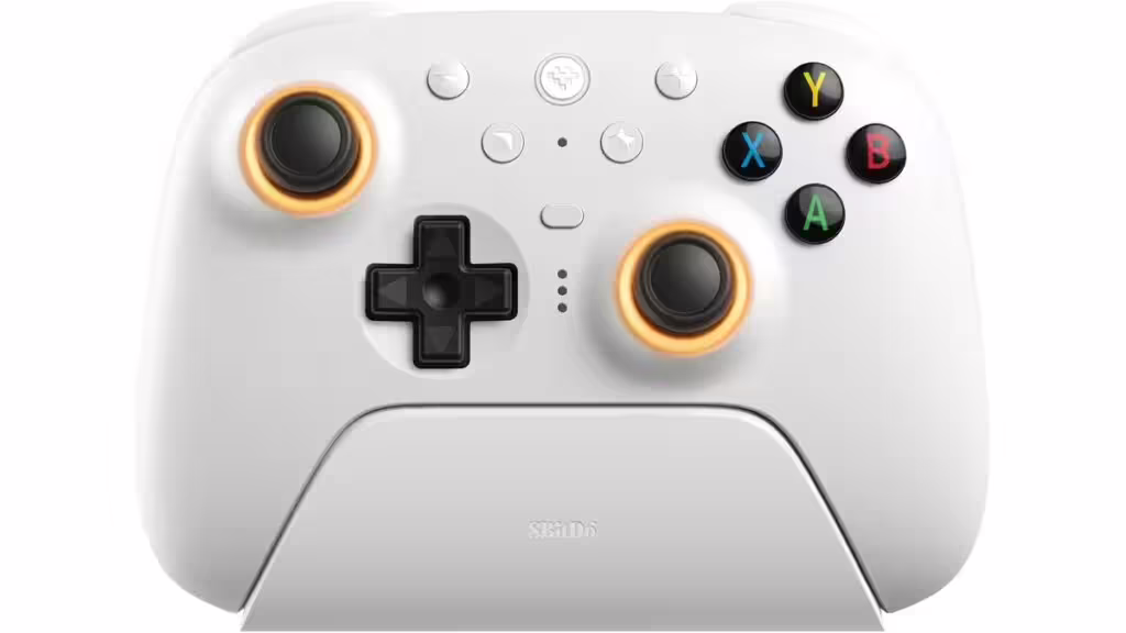 Manette 8BitDo Ultimate 2 sans fil sur son support de charge